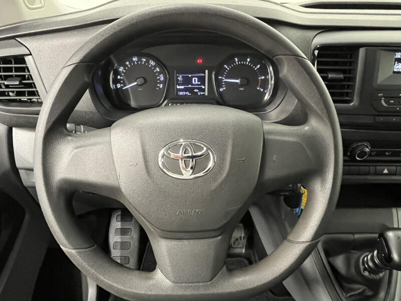 Toyota Proace Shuttle
