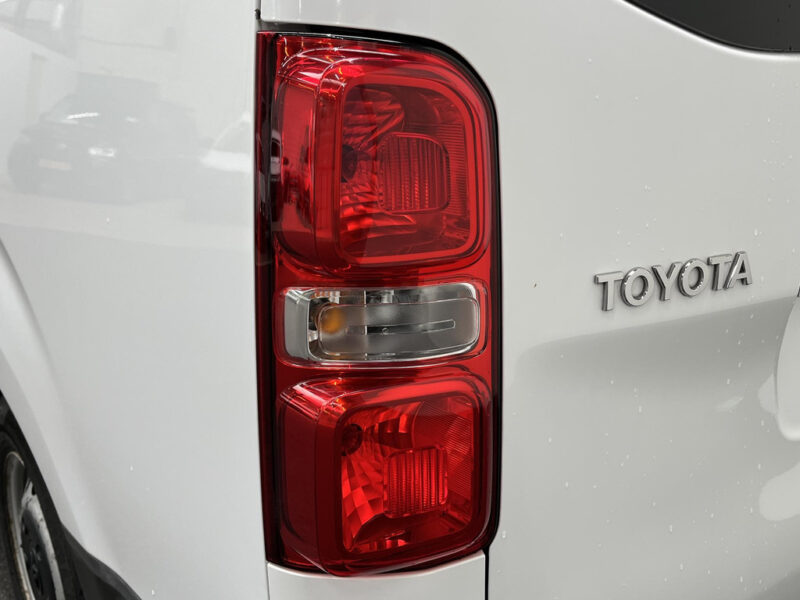 Toyota Proace Shuttle