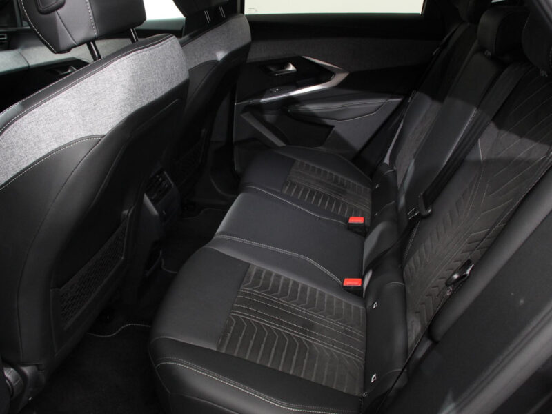 Peugeot E-3008