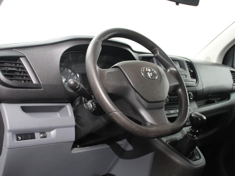 Toyota Proace Shuttle
