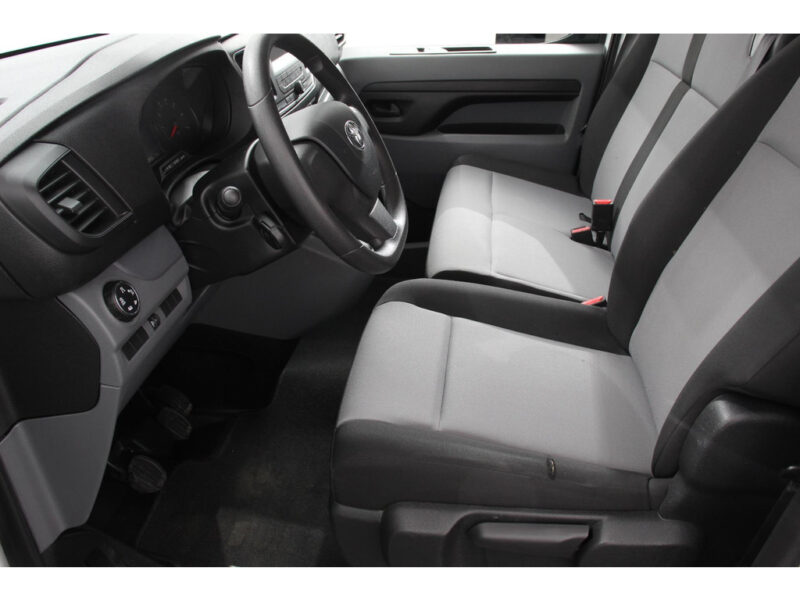 Toyota Proace Shuttle