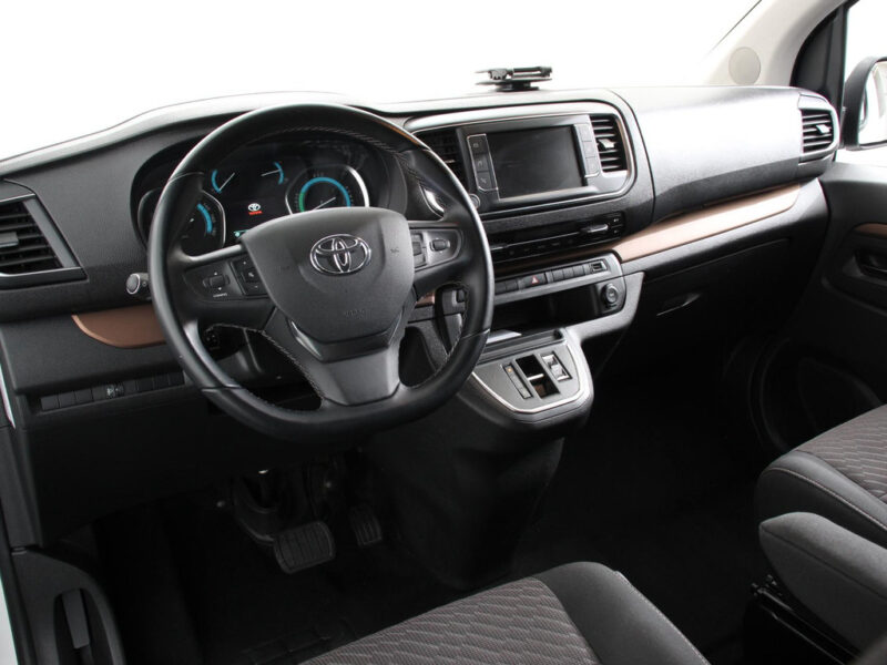 Toyota PROACE Electric Verso